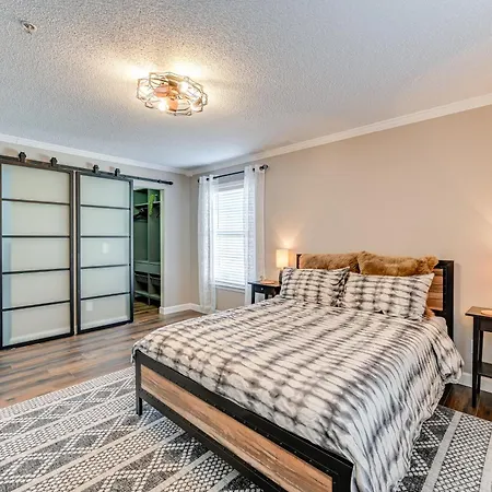 Winston-Salem Condo With Balcony Steps To Golf!